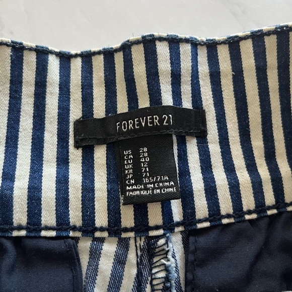 High Waisted Forever 21 Shorts - Picture 2 of 4